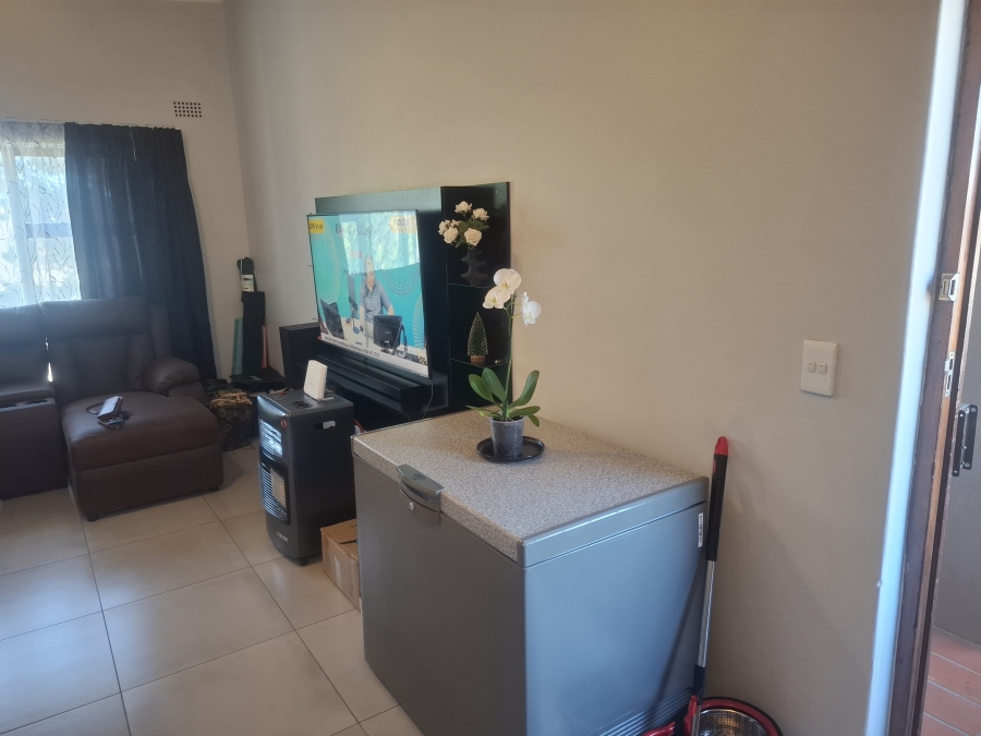 To Let 2 Bedroom Property for Rent in Table View Western Cape